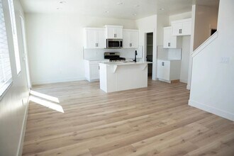 2888 Sunrider Ln in Saint George, UT - Building Photo - Building Photo