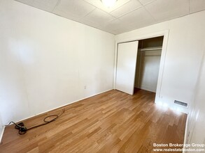 102 Buttonwood St, Unit 2 in Boston, MA - Building Photo - Building Photo