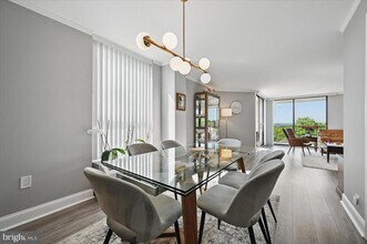 666 W Germantown Pike in Plymouth Meeting, PA - Building Photo - Building Photo