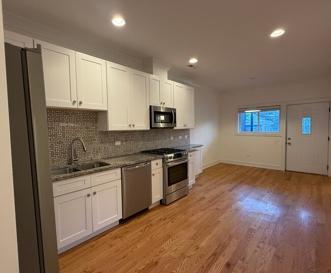 4145 N Oakley Ave in Chicago, IL - Building Photo - Building Photo