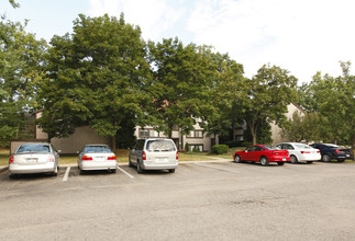 The Oaks Apartments in Jackson, MI - Building Photo - Building Photo