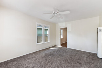 713-715 Mill St in Santa Rosa, CA - Building Photo - Interior Photo