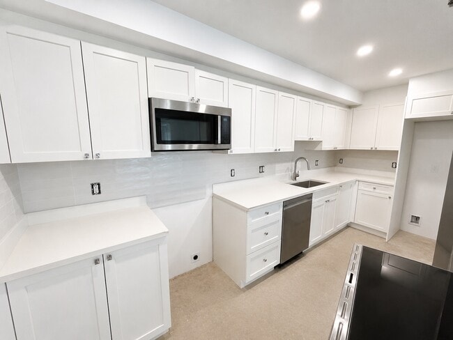 32 Orkney Rd, Unit 1