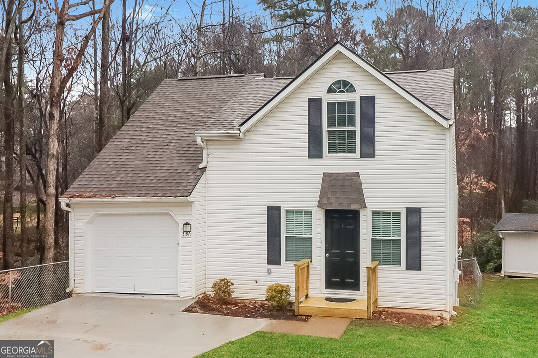 3196 Warrenton Ct in Douglasville, GA - Building Photo