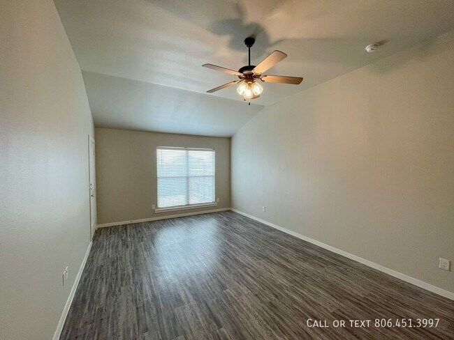 2103 N Avenue J in Lubbock, TX - Building Photo - Building Photo