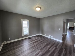 514 Logan Ave in Waterloo, IA - Building Photo - Building Photo