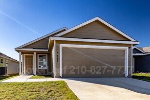 5867 Coahulia Rdg in Seguin, TX - Building Photo