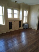 4552 W Wells St, Unit 6 in Milwaukee, WI - Foto de edificio - Building Photo