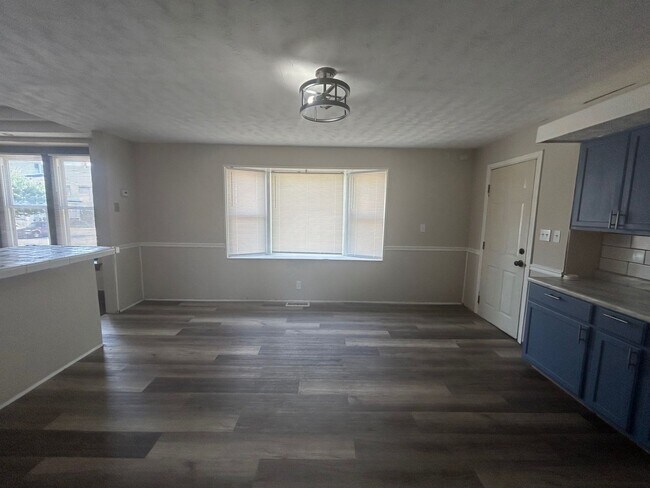 4017 E 54th St, Unit DN Unit in Newburgh Heights, OH - Building Photo - Building Photo