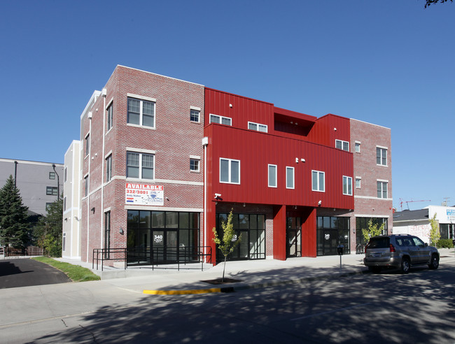 Walnut Place Apartments in Bloomington, IN - Building Photo - Building Photo