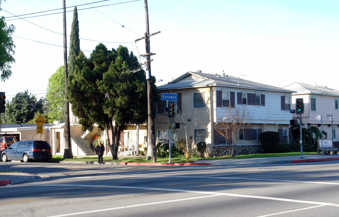 6771 Tyrone Ave in Van Nuys, CA - Building Photo