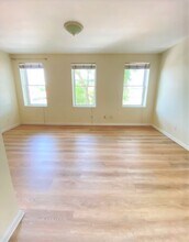 308 Main St, Unit 3E in Huntington, NY - Building Photo - Building Photo