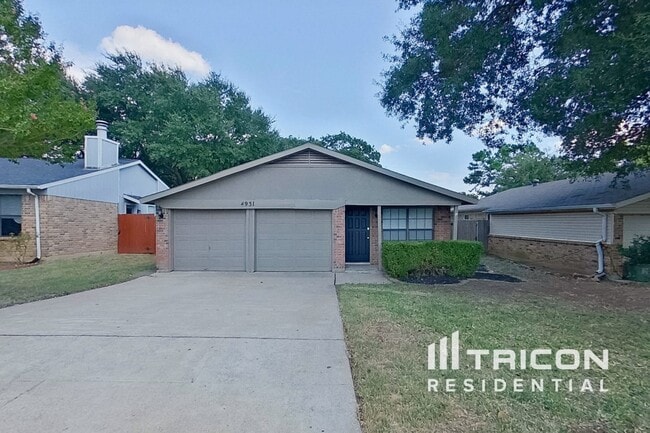 property at 4931 Darrow Ln