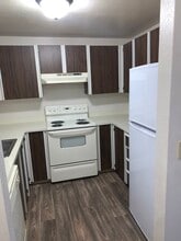 Hidden Lake Apartments in Lakewood, WA - Building Photo - Building Photo