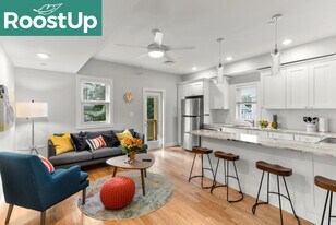 1047 Saratoga St in Boston, MA - Building Photo