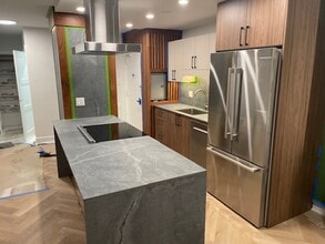 360 W Wellington Ave, Unit 17E in Chicago, IL - Foto de edificio - Building Photo