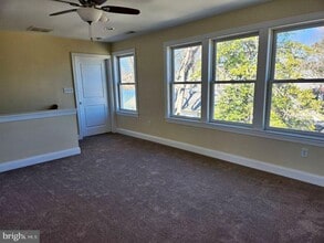121 Parks Rd in Chester, MD - Building Photo - Building Photo