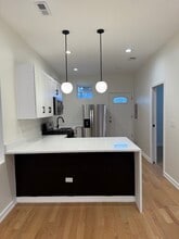 1329 W 19th St, Unit Apt 1 in Chicago, IL - Building Photo - Building Photo