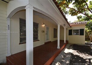 800 Andalusia Ave in Coral Gables, FL - Building Photo - Building Photo