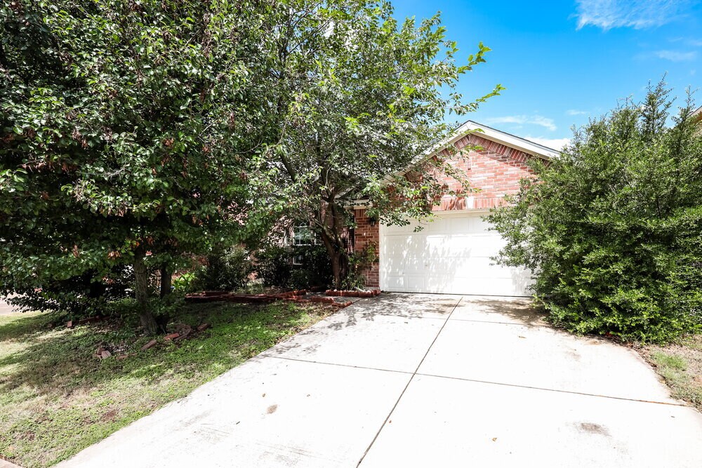 1727 Blacksmith Dr in Dallas, TX - Building Photo