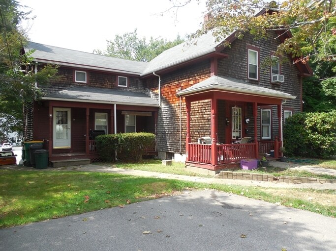 95 Smith St in North Attleboro, MA - Foto de edificio