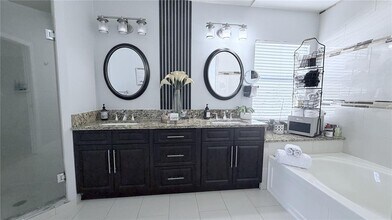 31244 Crestmont Ct in Wesley Chapel, FL - Building Photo - Building Photo