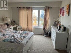 3068 Cascade Common in Oakville, ON - Building Photo - Building Photo