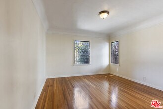 1137 Meadowbrook Ave in Los Angeles, CA - Building Photo - Building Photo