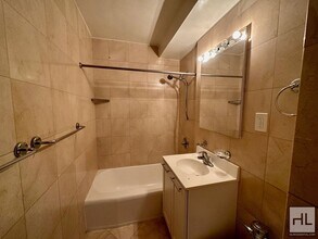 435 E 79th St in New York, NY - Building Photo - Building Photo