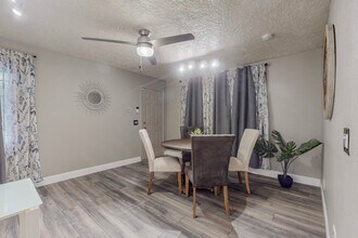 5717 Edith Blvd NE in Albuquerque, NM - Building Photo - Building Photo