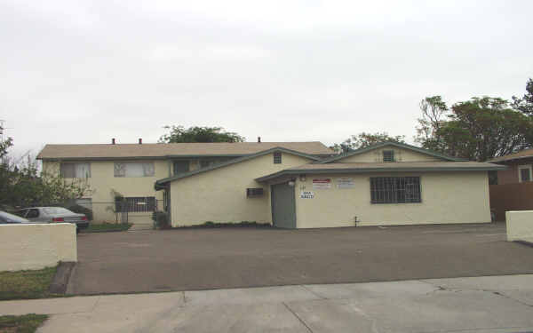 343 Claydelle Ave in El Cajon, CA - Building Photo - Building Photo