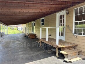 295 Arrowood Rd in Jonesborough, TN - Building Photo - Building Photo