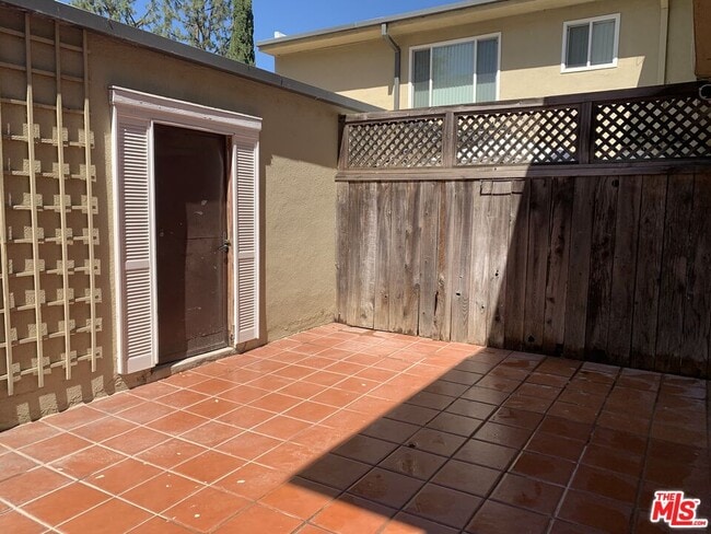 11138 Aqua Vista St in Los Angeles, CA - Building Photo - Building Photo