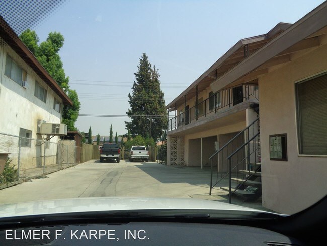 6012 Stockdale Hwy-Unit -Unit 2 in Bakersfield, CA - Building Photo - Building Photo