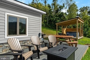 331 Pomeroy Rd in Front Royal, VA - Building Photo