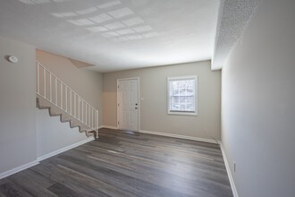 Ivey Ridge Apartments in Graham, NC - Building Photo - Interior Photo