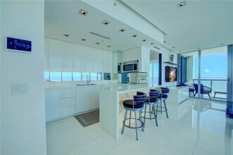 6899 Collins Ave, Unit 2208 in Miami Beach, FL - Building Photo - Building Photo