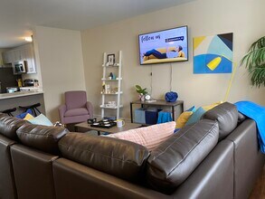 Lark West Lafayette Townhomes in West Lafayette, IN - Foto de edificio - Building Photo