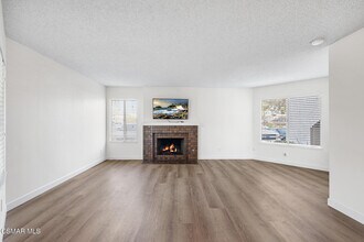 1748 Sinaloa Rd in Simi Valley, CA - Building Photo - Building Photo