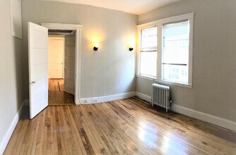 10 Dana St, Unit 402 in Cambridge, MA - Building Photo - Building Photo