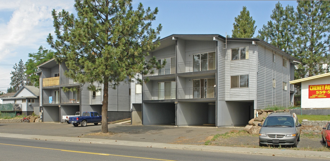 1312-1318 1st St in Cheney, WA - Building Photo