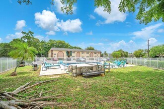 1720 NW 37th St in Oakland Park, FL - Building Photo - Building Photo