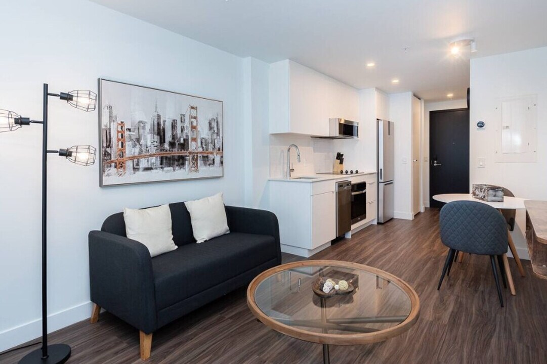 1350 Boul. René-Lévesque O in Montréal, QC - Building Photo