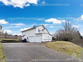 19218 146th Ave SE in Renton, WA - Building Photo