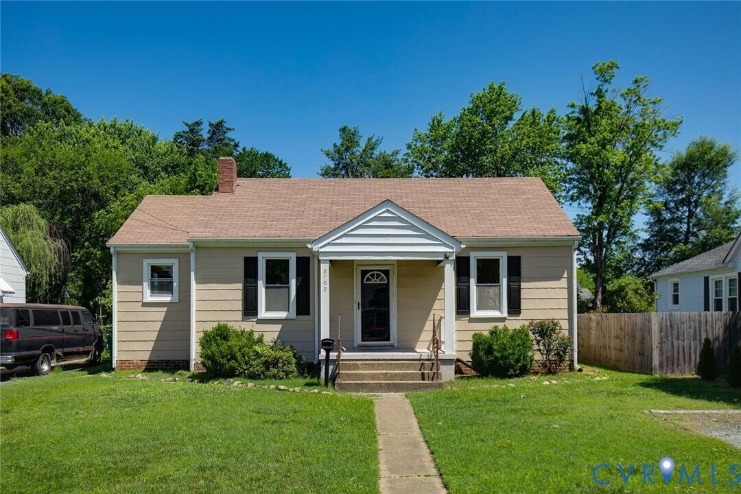 2702 Maplewood Rd in Richmond, VA - Building Photo