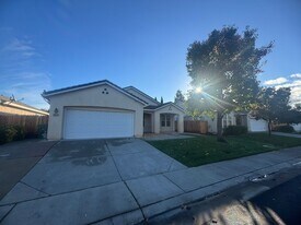 4923 Brabant Way in Elk Grove, CA - Building Photo