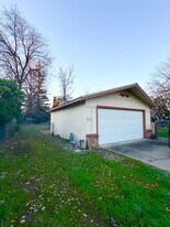 2757 N Bonnyview Rd in Redding, CA - Building Photo