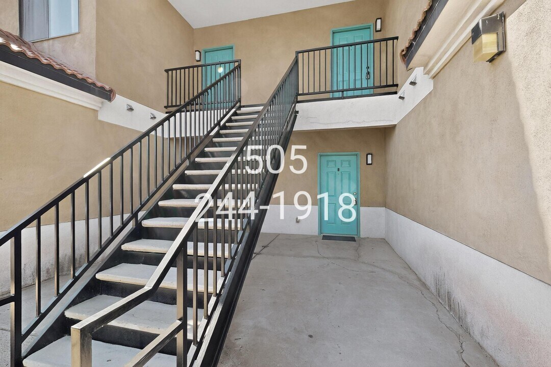 1121 Meadowlark Way SE in Rio Rancho, NM - Building Photo