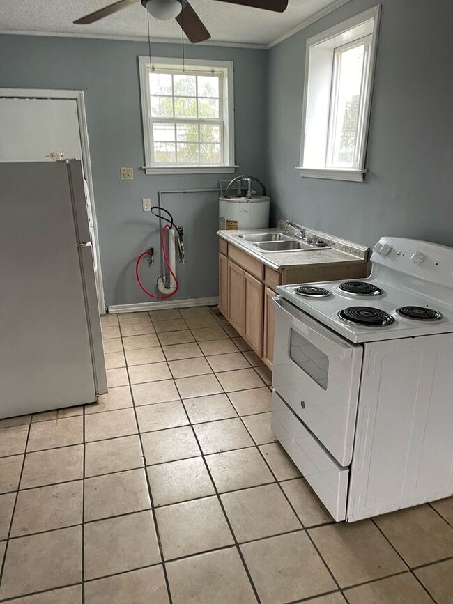 949 Woods St SE in Orangeburg, SC - Building Photo - Building Photo