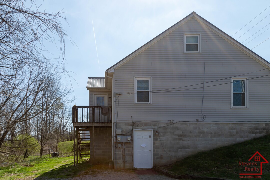 1827 W Broad St in Cookeville, TN - Building Photo